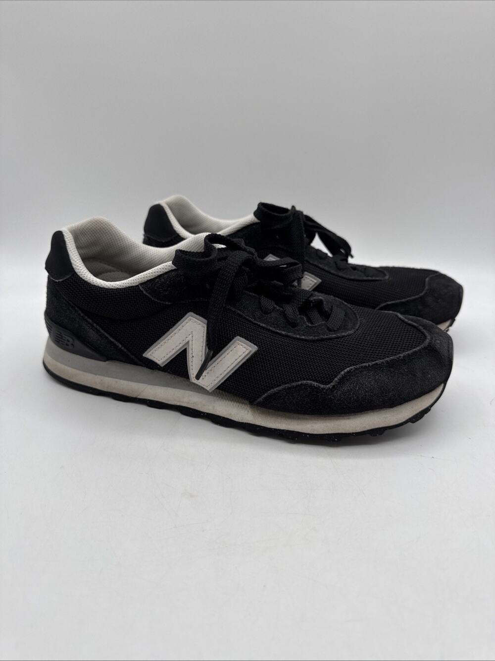 New Balance Classics 515 V3 Suede Sneaker Black White Men 7.5 / Women 9